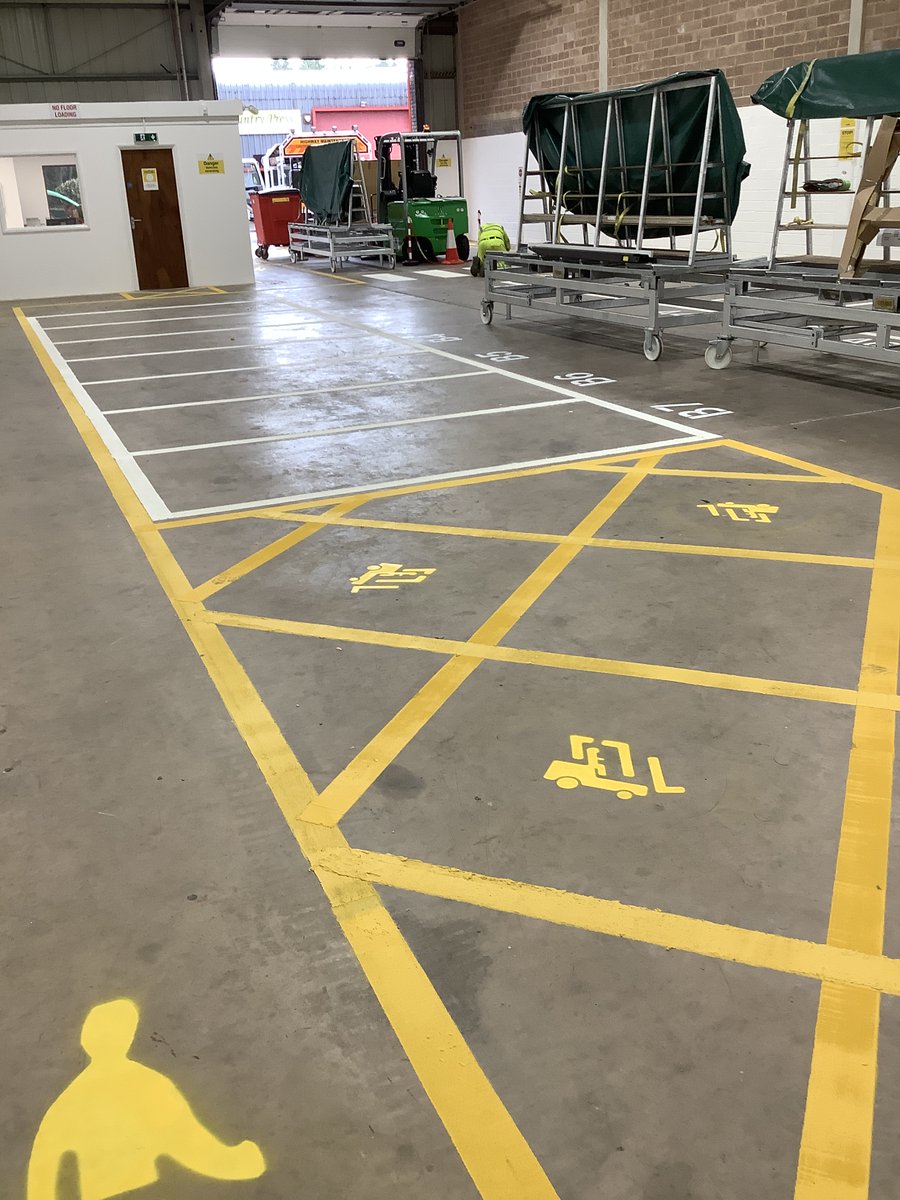 LMSHighways's tweet image. Beautiful internal lining for Wren Kitchens this week. All markings were created using an MMA paint with a prior key scratching into the polished concrete surface to ensure longevity of the markings. 

#lmshighways #lining #linemarking #MMA #warehouse #healthandsafety