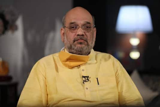 A thread on how  @AmitShah rescued Delhi.June 9: Delhi Deputy CM Sissodia : "Delhi Covid cases may be 5,50,000 by July end. Seeks help.June 14: Amit Shah intevenes & takes charge of situation. Increased bed facilities, PPEs supply, transparency, capping of Fee done. (1/n)