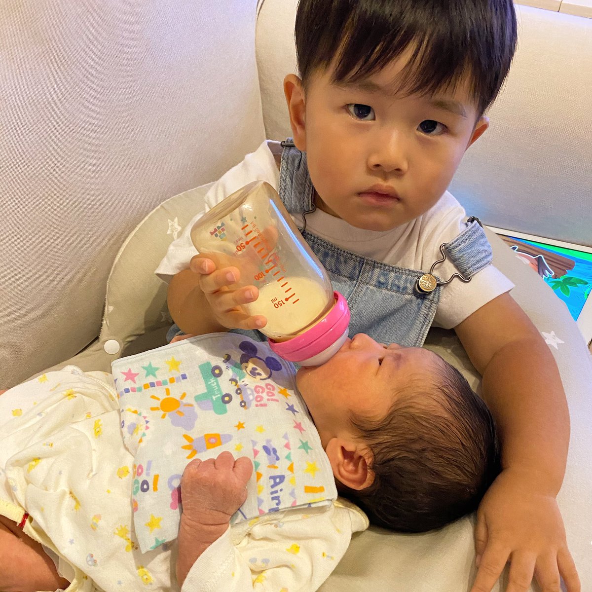 koone01's tweet photo. 8/6に次男坊が誕生しました。

色々考えました。

海織(かいり)と名付けました。

伊織と海織、父ちゃんがお前ら2人まとめて立派な男に育てるよ。

とりあえずは母ちゃんにいっぱいイタズラしまくろうな。

#令和2年式　#令和2年ベビー https://t.co/cagbPWUX5f