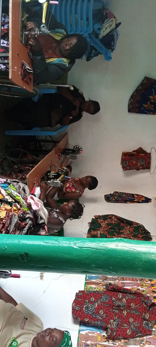 alfa_faridah's tweet photo. @SFCG_ A 7  I advocate for girls and women empowerment in my community.with Da vision group we works to improve young Refugees lived through promoting their talent in music Dance educational and livelihood activities. https://t.co/YHmZViqMEo