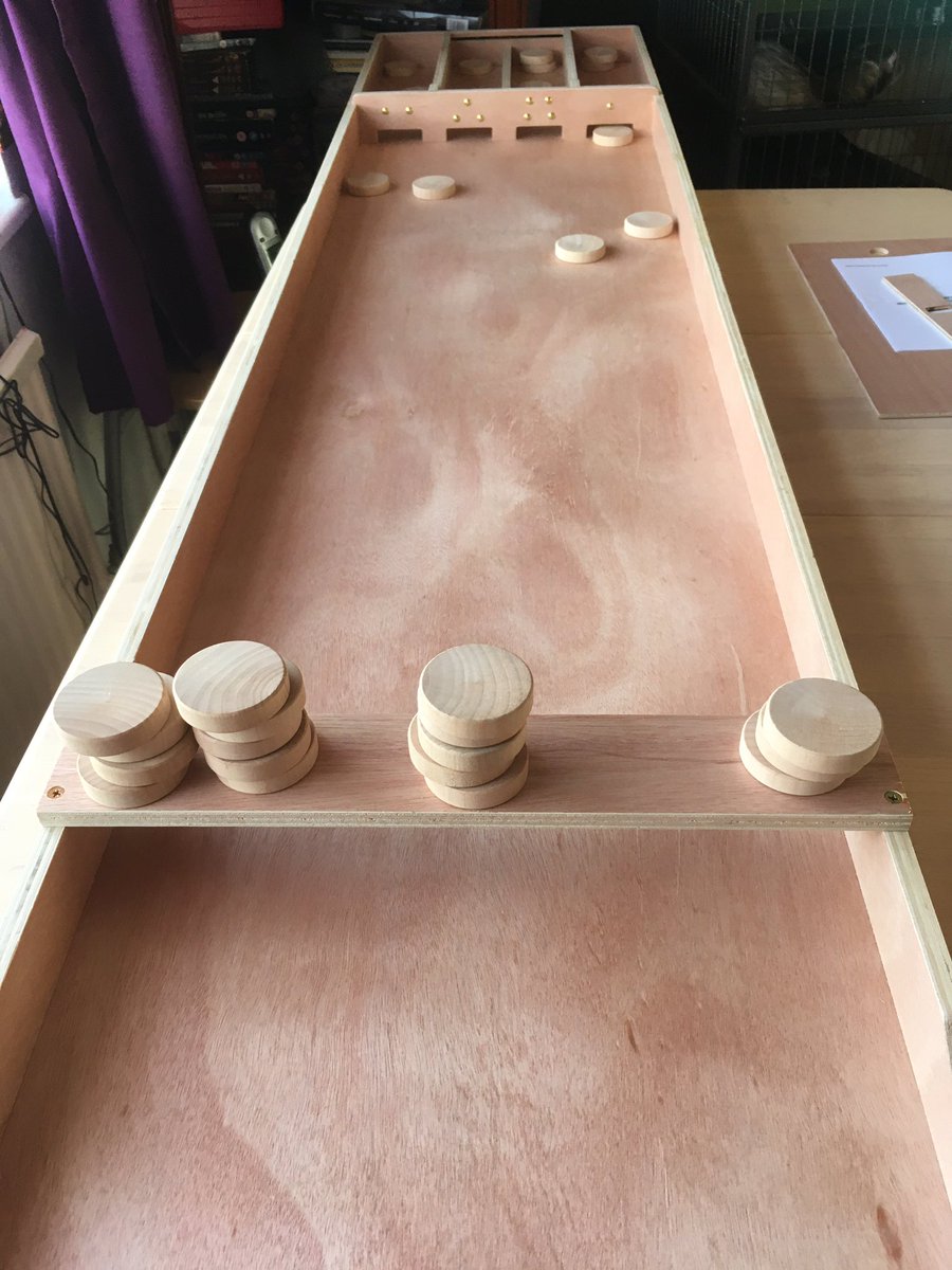 ferretmom2543's tweet image. Look what’s come my Sjoelbak (Dutch shuffleboard) all the way from Holland very addictive game #sjoelbak #dutchshuffleboard 😃😃