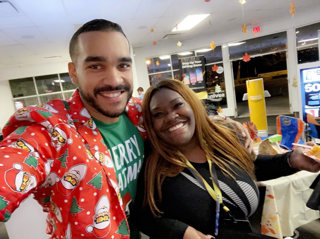 Aaliyah__Gray's tweet image. Today is my Workiversary🤗 The year has nothing but amazing. I’ve met so many great people but I wanted to give a special S/O to these certain 3. Magda, Juan, and Luis!! You guys believed in me when I didn’t believe in myself. You pushed me to be great and never settle. THANK YOU