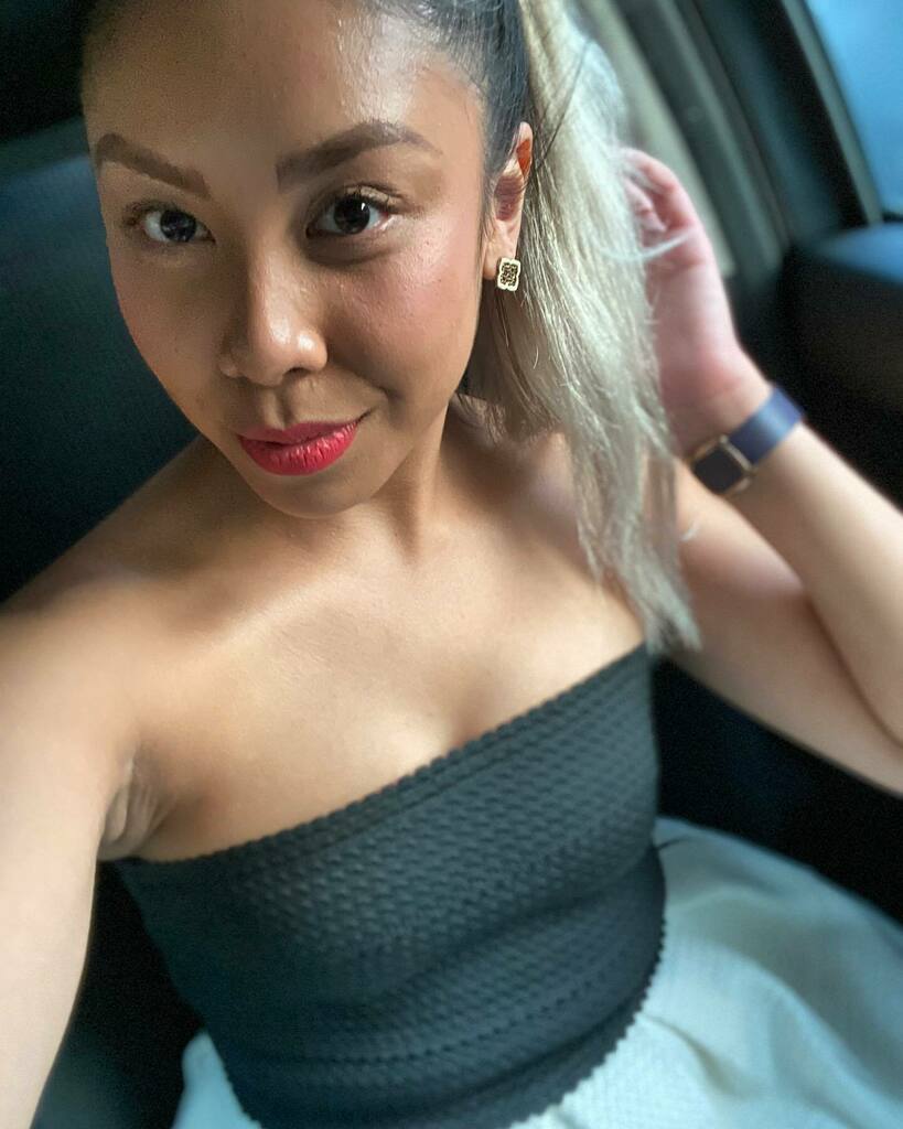 cakemagicbakes's tweet photo. This deserves its own post because it’s Wednesday and I need to crush on myself more ❤️
.
.
.
#loveyourself #womancrushwednesday #nofilterneeded #selfie #arianagrandevibes #summerweddingguest https://t.co/w5FNgvwbhj https://t.co/LdrcrTBCVp