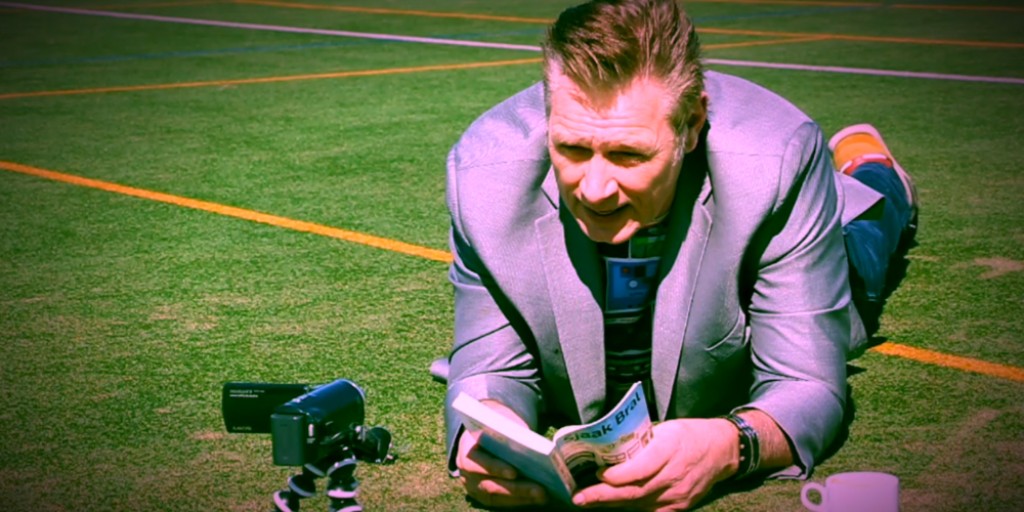 #woensdagmiddag #luistertip <a href="/SjaakBral/">Sjaak Bral</a> leest voor uit Ome Ed: bit.ly/3gPwWHX Liggend in het gras vertelt hij over de vaak geziene gasten in Koffiehuis De Koning aan de Bezuidenhoutseweg. #haagsehout #houjehaags #bezuidenhout #mariahoeve <a href="/BezuidenhoutDH/">Bezuidenhout DenHaag</a> <a href="/WBMariahoeve/">WijkberaadMariahoeve</a>