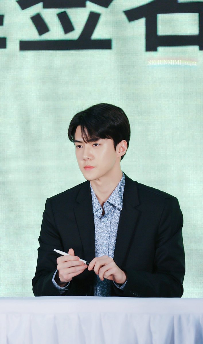 sehun looking like a chewed pencil a thread