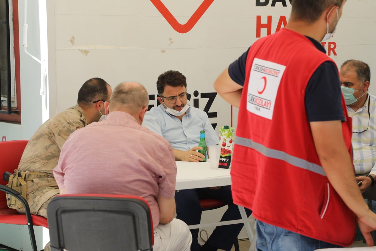 #Kızıltepe #Kaymakamı <a href="/huseyincam84/">Hüseyin Çam</a>  ilik nakli bekleyen Emir için kan bağışında bulundu mardintimes.com/haber-kaymakam…