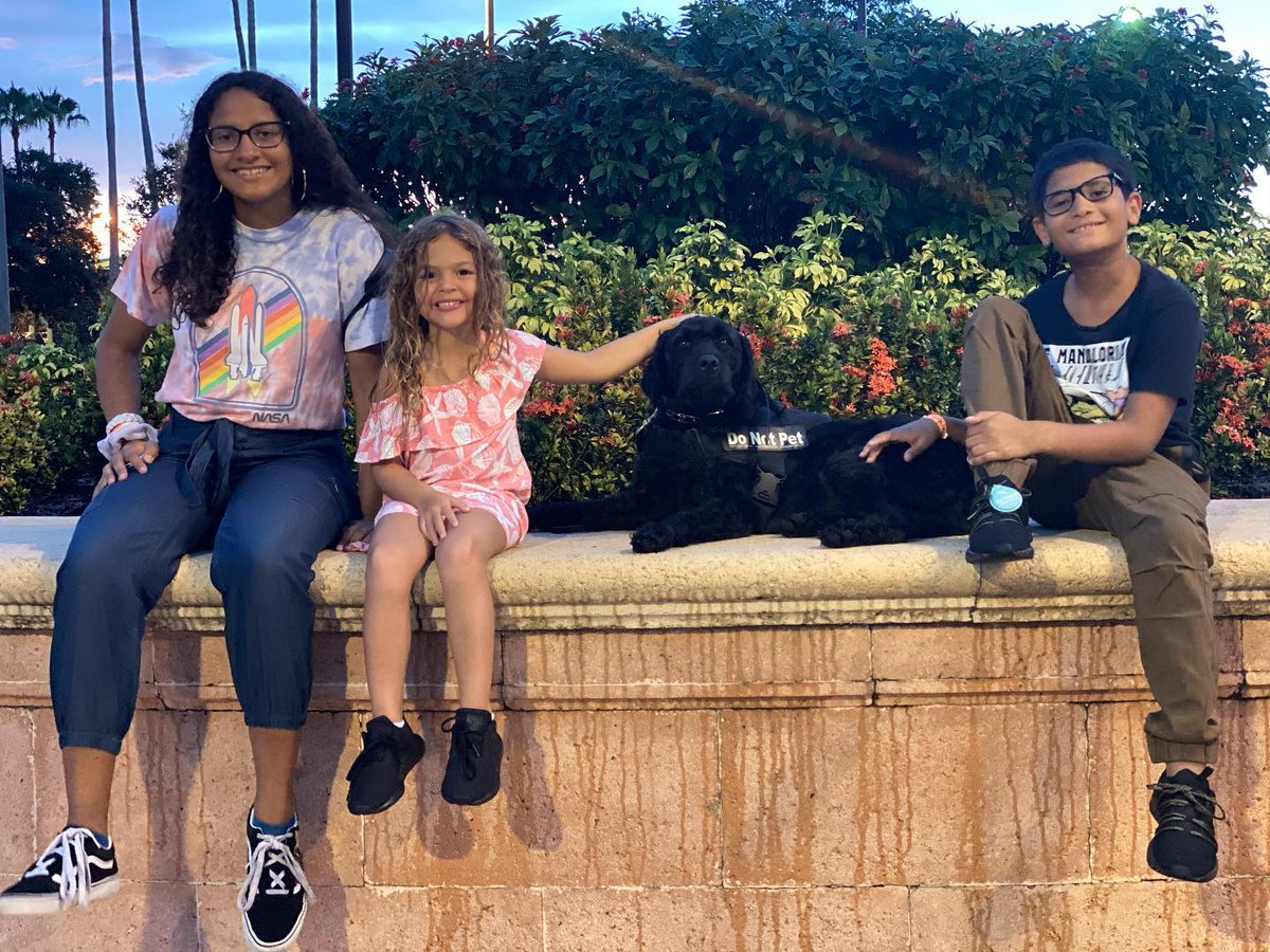 finelinefamily's tweet photo. Family friendly dogs always #servicedogs #servicedogsofinstagram #servicedog #dogsofinstagram #dogstagram #servicedogintraining #medicalalert #servicedogsrock #servicedogtraining #psychiatricservicedog #mutts #dogs #medicalalertservicedog #dogsofinsta #workingdog #mobilitydog https://t.co/8jgXHA4aZu