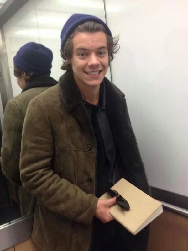 harry styles & his iconic smile; a thread