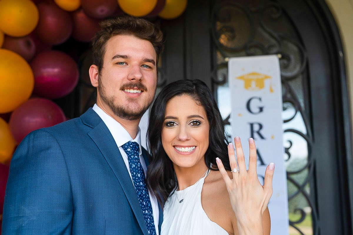 emhamiatx's tweet photo. still not over it. we are getting married....💍💛 #HereComeTheHamiltons #HamiImHomeeee #HamiTime !!!!!! https://t.co/pfC9NIRpUM
