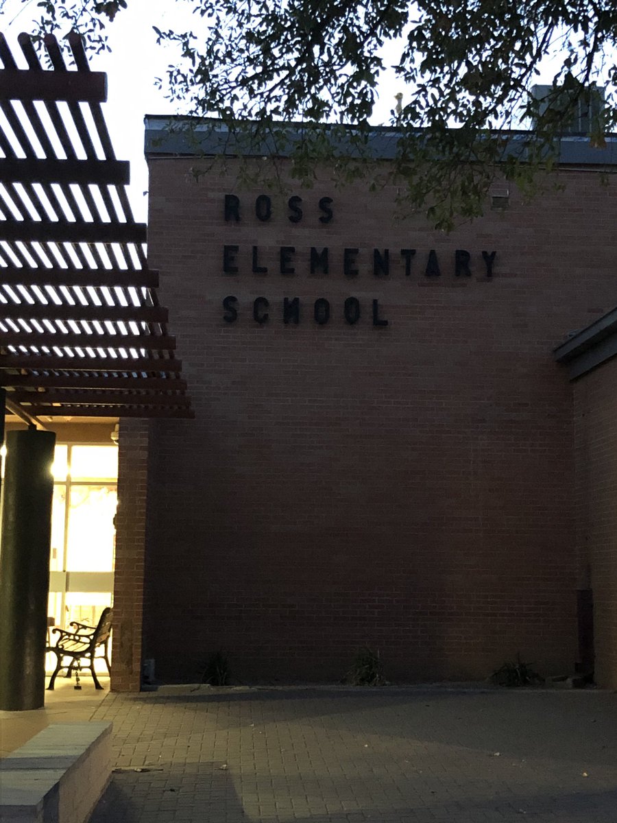RachelRippKMBC's tweet photo. It’s the first day of school for students at ECISD today!🍎📝📚Classes at all the elementaries start at 7:40 a.m. #firstdayofschool #rosselementary #ECISD #fall2020 #COVID__19 https://t.co/NUbWyo3qEt