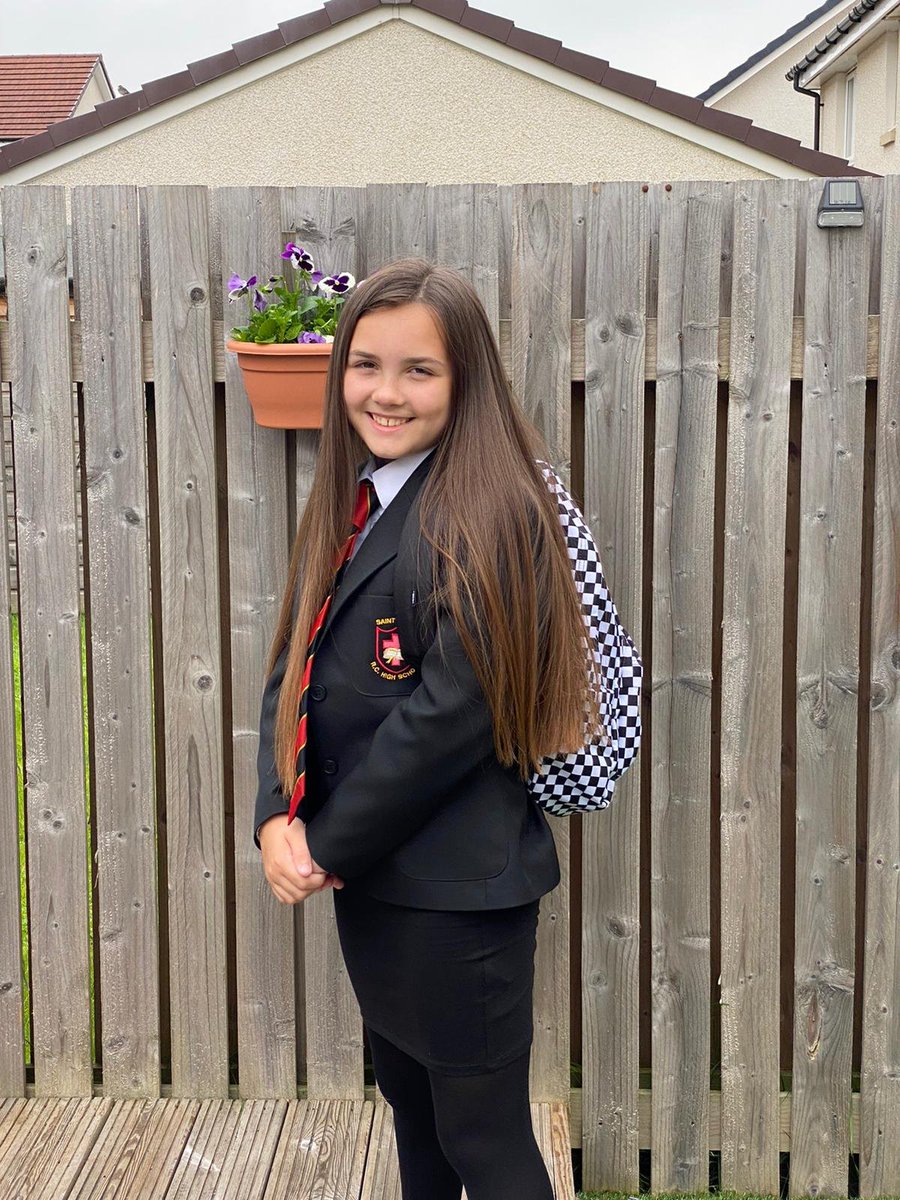 LGibb86's tweet photo. My beautiful girl Niamh starting secondary school. Enjoy every minute, be yourself &amp; shine bright 🌟 #S1 #backtoschool #goodbyeprimaryhellosecondary   @St_PaulsRCHS https://t.co/io76cXuoCp
