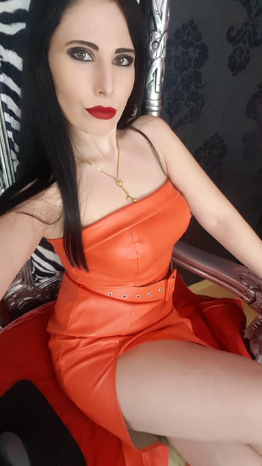 I don't believe in sex appeal... I believe in Whip Appeal!

@livejasmin

#wednesdaymotivation #exclusivemodel