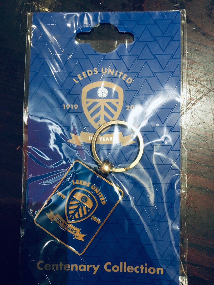 ManfrinatoMusic's tweet image. The highlight of my day. I met the one and only Marcelo Bielsa at a coffee shop - As a 
@LUFC
 fan and as fan of El Loco, I’m blown away! I do want offer my services at NO COSTS to be his interpreter though. All his knowledge gets lost in translation most of the time (I’m 🇦🇷) 🙏🏻