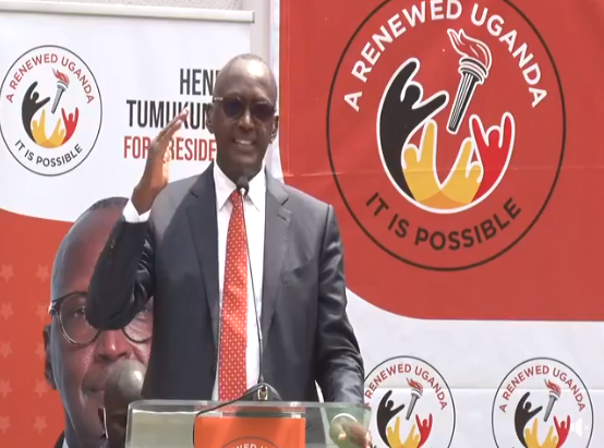 Topradiouganda's tweet photo. I have largely depended on my mother and my sister am a lawyer,a Ugandan of distinguished integrity do not under score the role of women and i want to ask all you, we don't have to highlight it for the sake of politics as many do for me i have seen it.-GEN @henrytumukunde https://t.co/Yti0PBFNDG