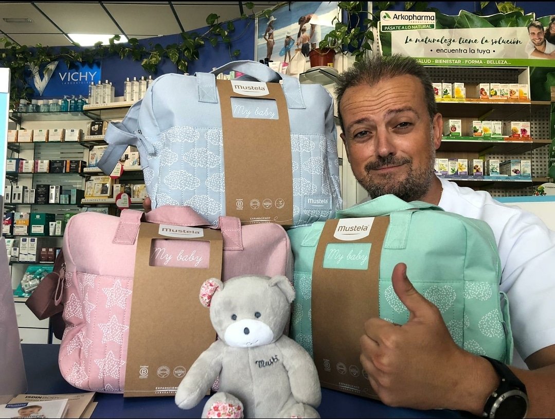 Un día eres joven...... y al otro estás eligiendo el color del bolso de <a href="/MustelaEsp/">Mustela España</a>