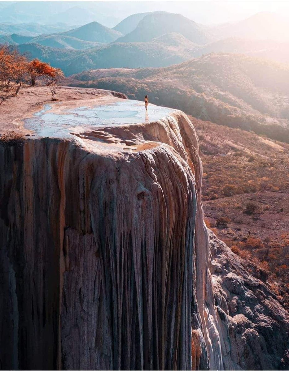 BUENOS DÍAS!! mis fieles cuatro lectores, hoy Oaxaca, un Estado multicolor y con bellezas naturales únicas (Cascadas Petrificadas)