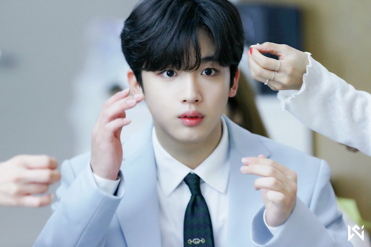 WEi__Official's tweet photo. [POST] 드림 콘서트에 나타난 MC 요하니(◍•ᴗ•◍)

https://t.co/4ZQB1hyrr3 

#위아이 #WEi #김요한 #KIMYOHAN https://t.co/No9RmhEquh