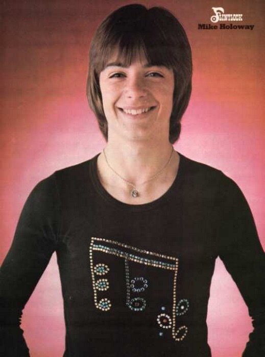MyBluePeepers's tweet photo. Remember this little drummer..well he's still out there writing songs.. singing #drummerman @mike_holoway on the radio @SECONDCITYRADIO #passionate #tommorrowpeople #entertainment  #joseph #Robinhood #grease #manymore #thamestelevision @ITV #70spinup go find him #follow #Tweet 💕 https://t.co/5inpKUrK4i