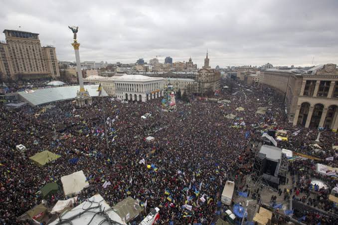 (7/n) They have implemented this Gene Sharp Theory in Tahrir Square, Egypt. Lakhs of people intervene from nowhere obscure and paralyze the government. Hosni Mubarak lost the power everybody knows what happened, the same methods were followed in Ukraine against Russia.