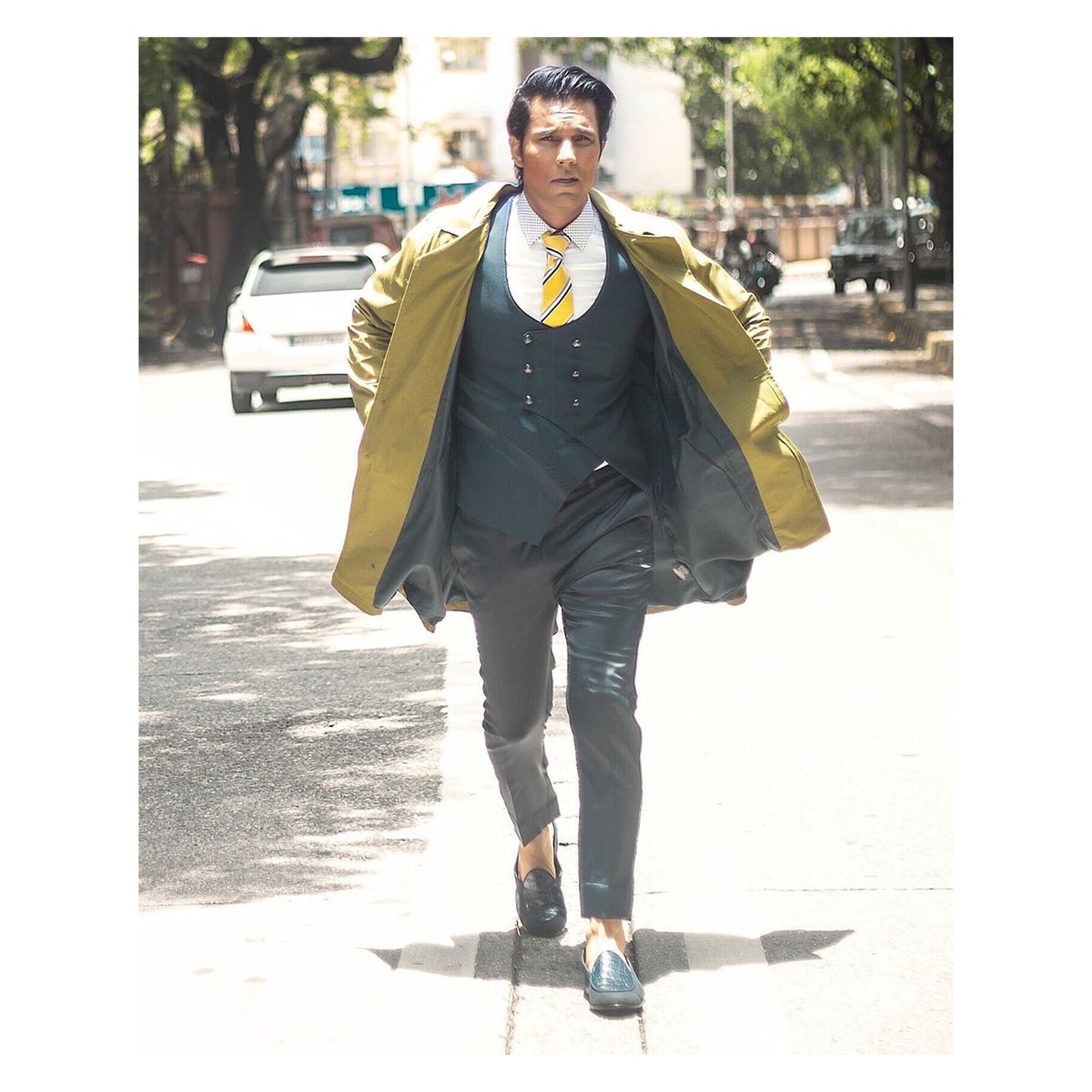 bluesngreys's tweet photo. Randeep Hooda one of India's ace actors & fame of globally loved film #Extraction personifies perfection & displays his dapper personality with panache while carrying a charming outfit by BluesNGreys. #Bluesngreys #randeephooda #supportindiandesigners #madeinindia #vocalforlocal https://t.co/L1eeRlOOuz