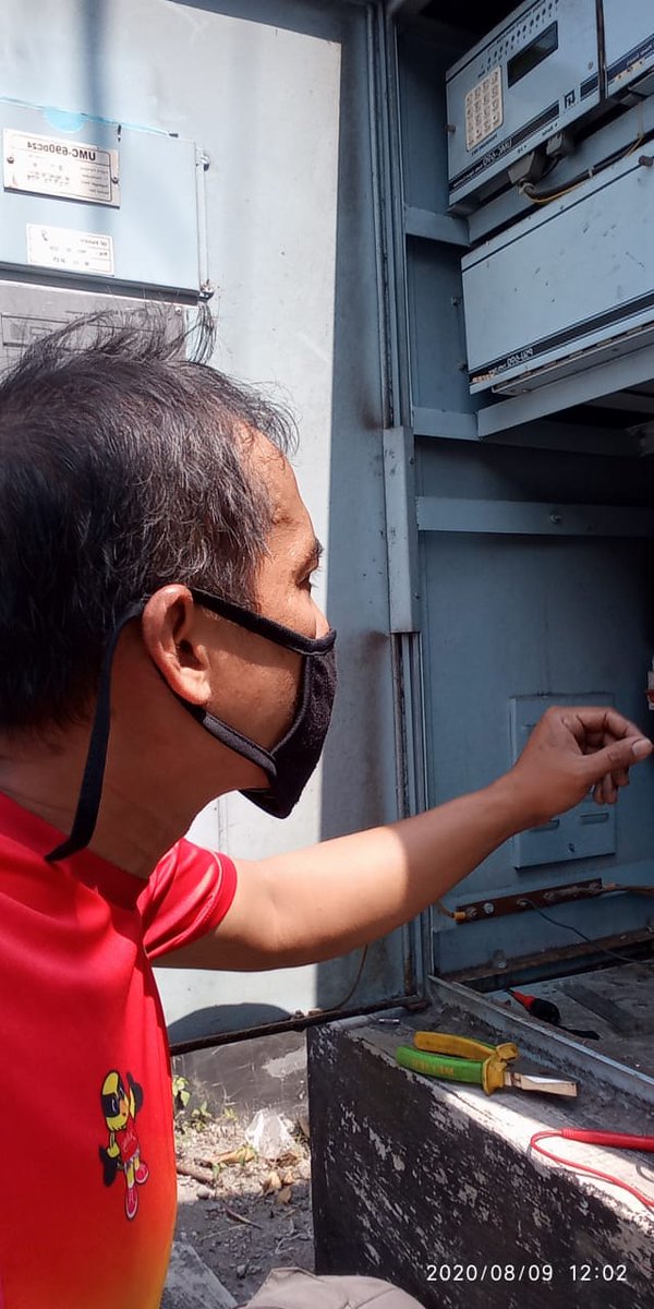 dishubklaten's tweet photo. Minggu, 9 Agustus 2020

Giat Perbaikan dan Pengecekan Pesawat Controller Traffic Light Depan Polsek Jogonalan, menindaklanjuti aduan masyarakat.

#DishubKlaten
#aduanmasyarakat
#timgerceptrafficlight
#mrll
#PakaiMasker 
#KlatenBersinar https://t.co/ZtmpjwmRI8