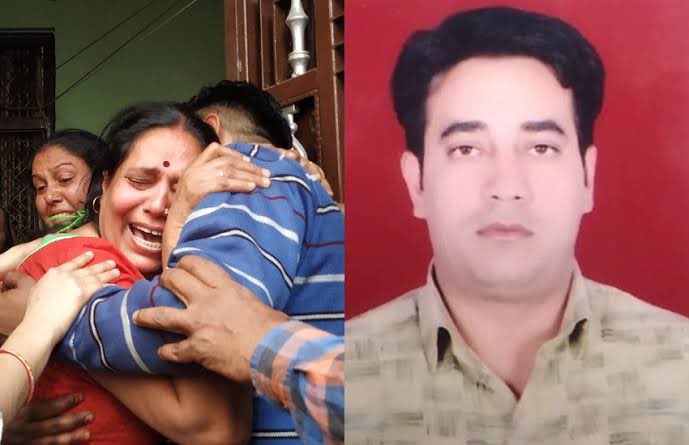 (19/n) taking them into custody.To figure out the forces behind these atrocities, Ankit Sharma, IB officer was brought in the investigation. He started his work and when he proved to be very smart these rioters caught him and we all know how violently he was being murdered.