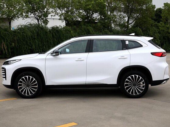 ChineseCarInte1's tweet photo. New EXEED TXL by Chery. Adopted front face of EXEED LX. Not a fan of the design.
#Chery #exeed #exeedtxl #exeedauto #exeedcars #exeedlx #auto #car #cars #automobile #automotive #chinesecar https://t.co/vIUUbvCSFj