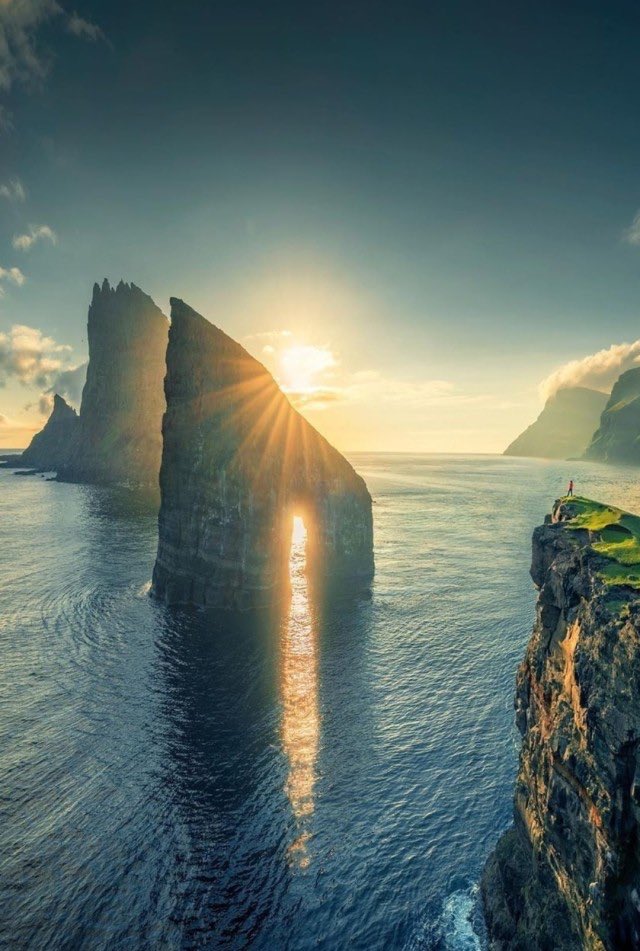 Faroe Islands

By Ilhan Eroglu