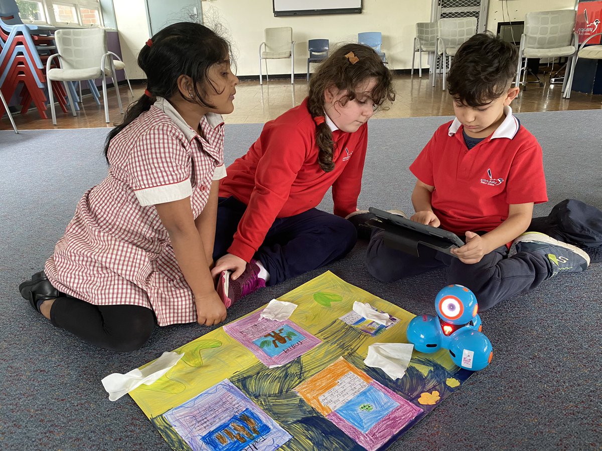 Together we created a sequence of steps for our robots to follow. <a href="/bek_zadow/">Bek Zadow</a> <a href="/rydalmereps/">Rydalmere Public</a> <a href="/ajfraz/">Amanda Jane Green</a> <a href="/MarilenaMartel2/">Marilena Martelli</a>