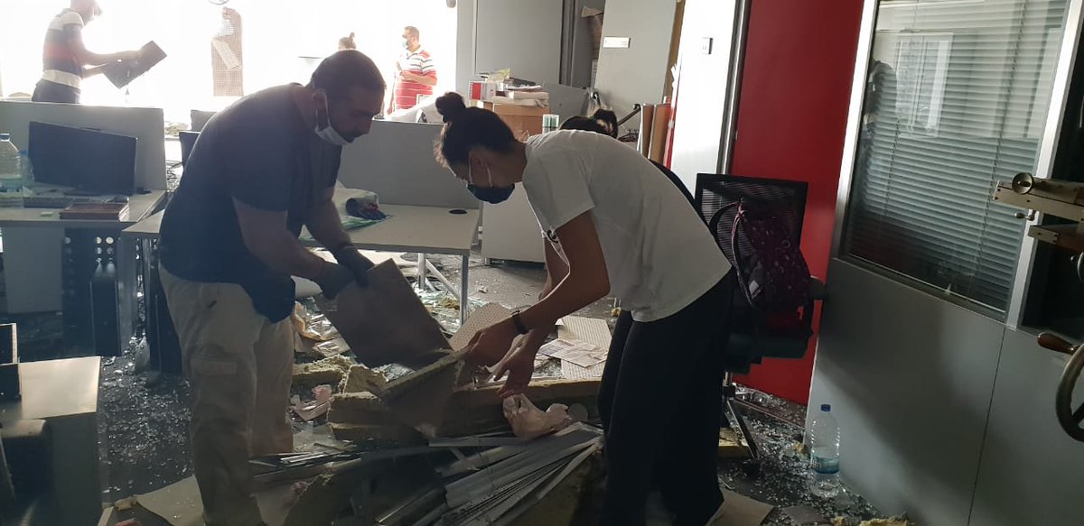 aicsbeirut's tweet photo. Youth from the Municipal Child Council if #Rashaya and #Chiah are cleaning #Beirut. They have been set up in the framework of a project between #AICS and The Ministry of Social Affairs #Lebanon.
#BlastBeirut
@cooperazione_it
@ItalyinLebanon https://t.co/2uF2U6UROs