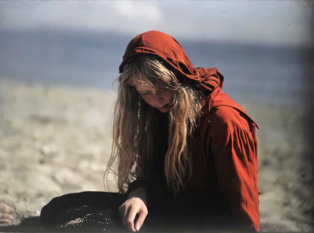 BabelColour tweet media