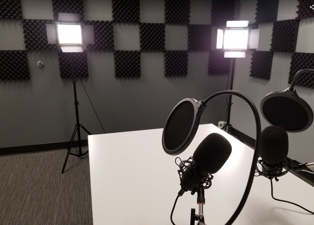 IoMinneapolis's tweet photo. We are so excited to announce a fantastic addition to our offerings...introducing, Studio 17! 
Record your podcast, audiobook or radio show with our equipped studio! 

Reserve your time online or by calling 952-252-8600.

https://t.co/9jy8d7SSR9 https://t.co/BL9rE54ntB