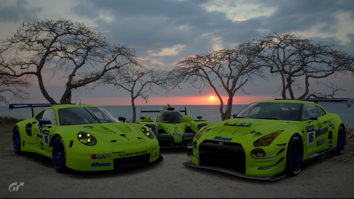 MoonRacingTeam's tweet photo. Hoy es dia en que renacen las estrellas, diferente nombre, mismo espiritu, mismo jefe y mismos pilotos, con nuestro trabajo pronto deslumbraremos al Sol. GAAAAASSSSS!!! https://t.co/rKwUFUr0WP