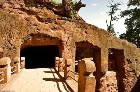 caffediartisan's tweet photo. Lalibela in #Ethiopia with its 12th &amp; 13th century rock-cut #churches. Check for more

The #SidamoHighlands of Ethiopia #Asmara - where #coffee had its #origins.

Intensity:Medium

Savory sweet body with a dense #berry flavor.
Best for #Americano, #Lattè, #Cappuccino

#coffeepods https://t.co/4waxZCaDR3