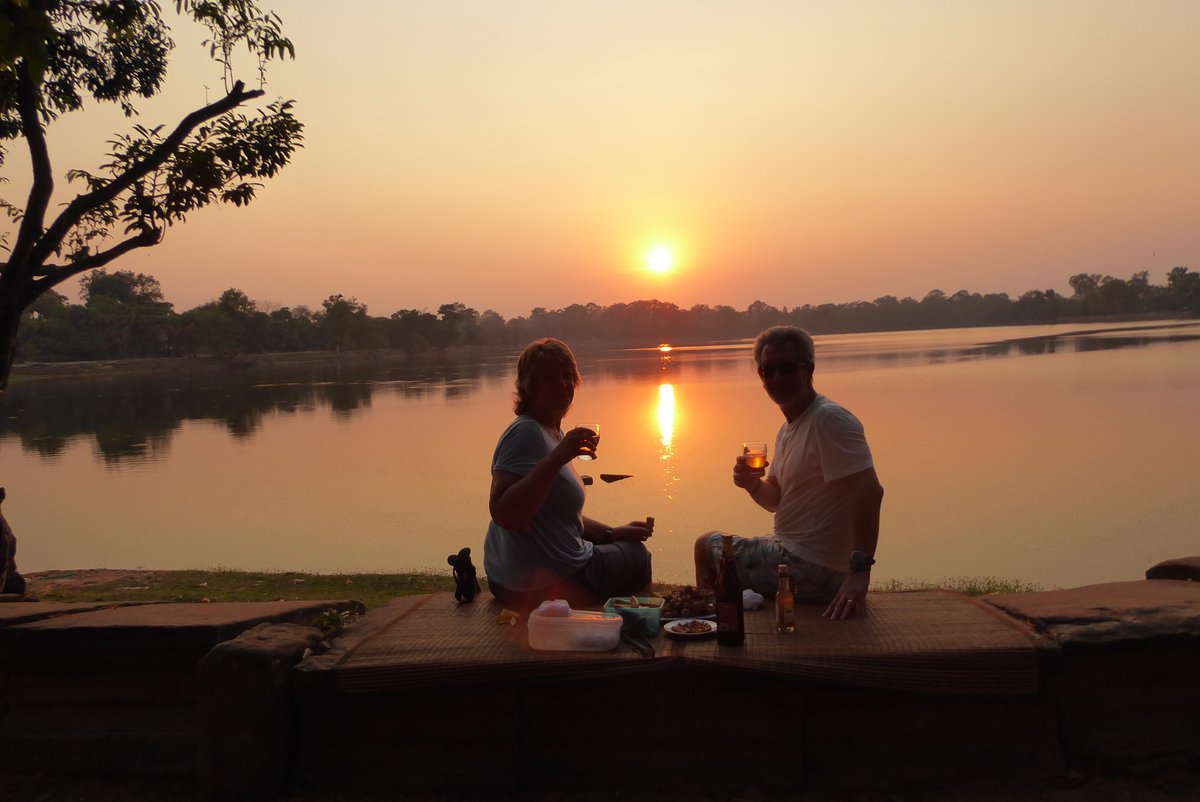 coolonespa's tweet photo. This week's #Top4Theme, #Top4DreamTravel. Tag 
@Touchse
@CharlesMcCool
 @Giselleinmotion
 with destinations that made your dreams come true
1⃣ Safari - Botswana
2⃣ Romance &amp; Sunsets - Cambodia
3⃣History &amp; Ruins - Turkey
4⃣ Jaw dropping/Amazing - USA
@oldworldtravel @LensAreLive https://t.co/V9gT4f4KO5