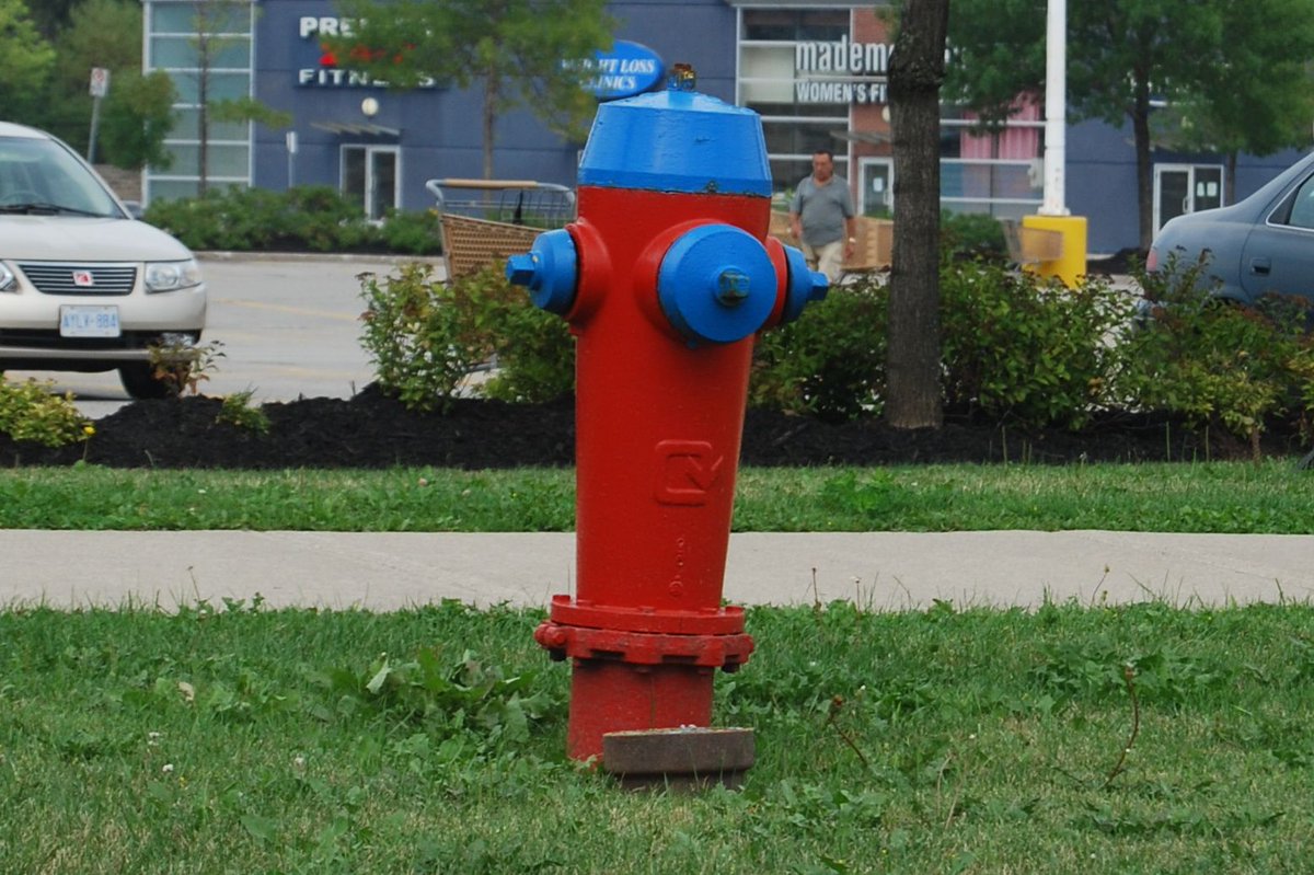 The Umbrella Academy location team paid close attention to even the smallest details. In the 1960s, Dallas fire hydrants were painted green or silver. However, fire hydrants in Hamilton are colour coded so firefighters know what the water pressure is and what hoses to use.