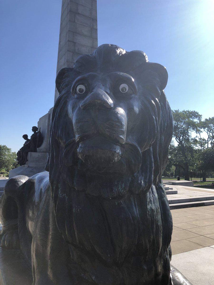 Someone stuck googly eyes on the statue of this lion. And it’s really changed his whole vibe.