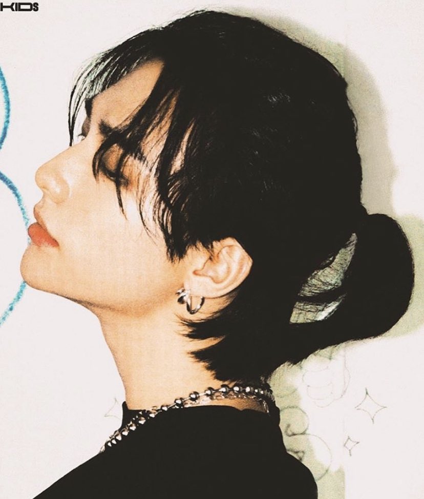 reference_town's tweet image. 😼| Hwang Hyunjin (Stray Kids) references