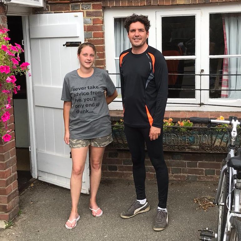 HuwMerriman's tweet photo. Essential notice to MPs!
Natalie; landlady at the Ash Tree Inn, Ashburnham is ready and raring to reopen on 21 August, as you can tell by her very honest uniform
#CyclingConstituencyTour
#BigSummerCycle
#ShopLocalWeek https://t.co/cbvRBLlj3G