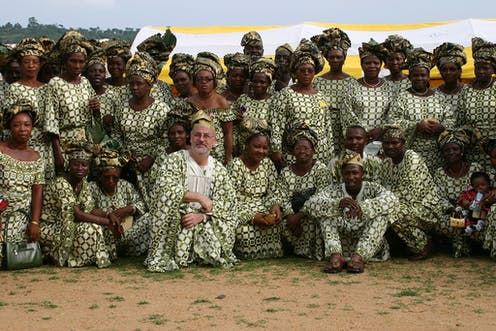NIGERIA'S TRADITION OF MATCHING OUTFITS AT EVENTS HAS A DOWNSIDEMatching outfits made from identical fabric. They’re a regular feature at parties, weddings and funerals in Nigeria, spotted across social media and fashion pages...continue reading below (a thread)