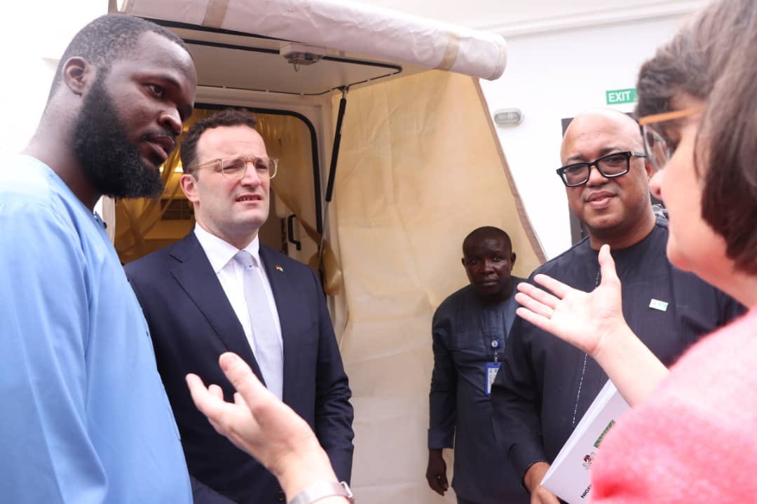 Chikwe_I's tweet photo. Happy #InternationalYouthDay

Especially proud of young people at @NCDCgov who take opportunities to contribute to health security, run with it with so much energy &amp; dedication

We remain committed to supporting the growth of next generation of public health leaders

📸 pre-2020 https://t.co/gGEAJdD1Yj