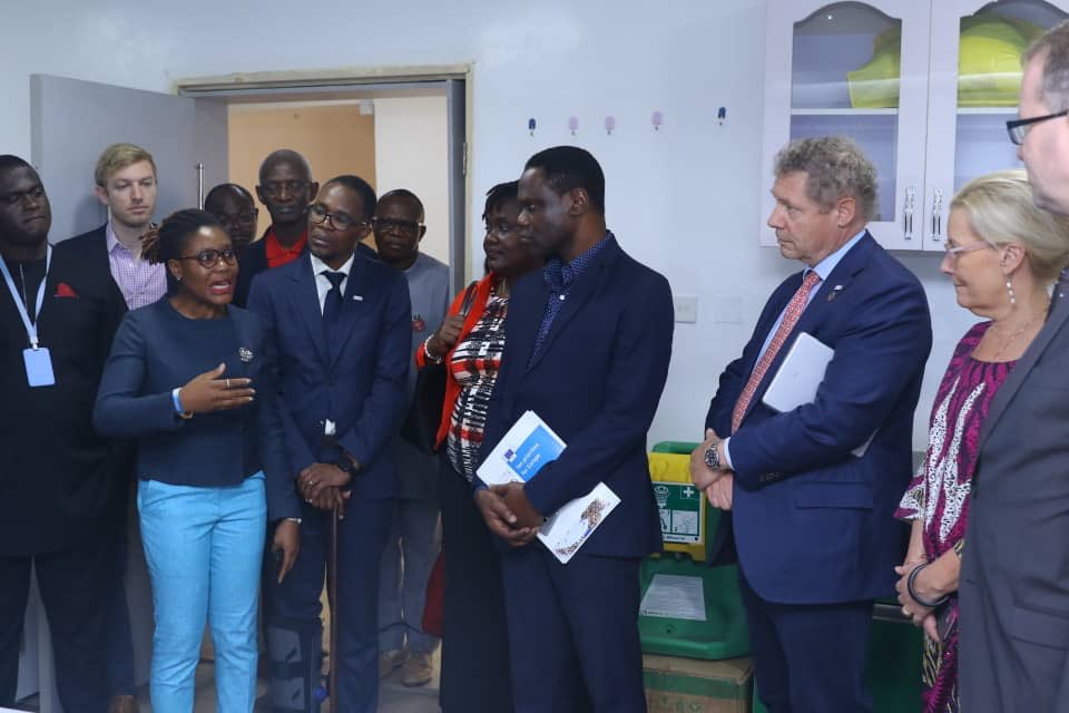 Chikwe_I's tweet photo. Happy #InternationalYouthDay

Especially proud of young people at @NCDCgov who take opportunities to contribute to health security, run with it with so much energy &amp; dedication

We remain committed to supporting the growth of next generation of public health leaders

📸 pre-2020 https://t.co/gGEAJdD1Yj