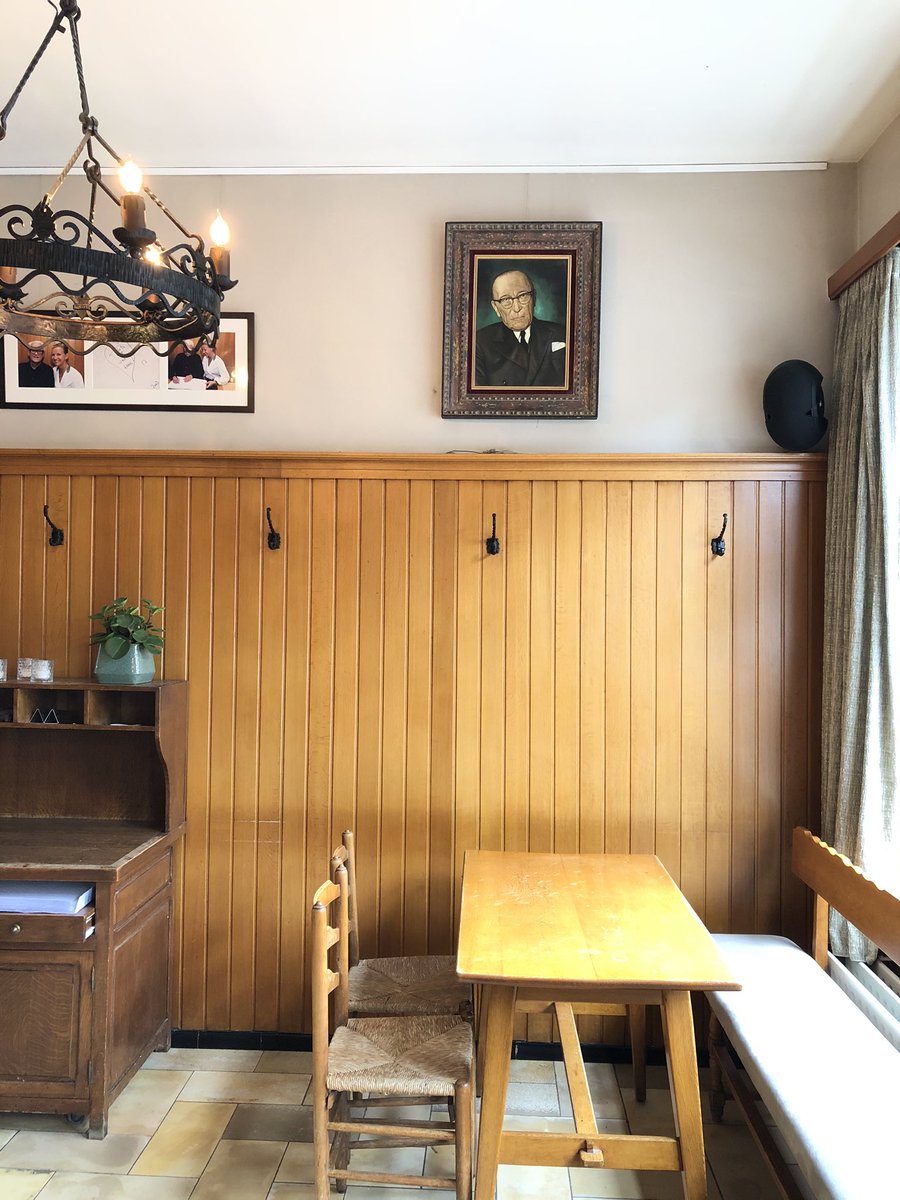 We gave this beautiful portrait of Herman Teirlinck a nice home. It was given to us by Bruno Elsier. His father, Herman, painted it in the ‘70’s, come and check it out!