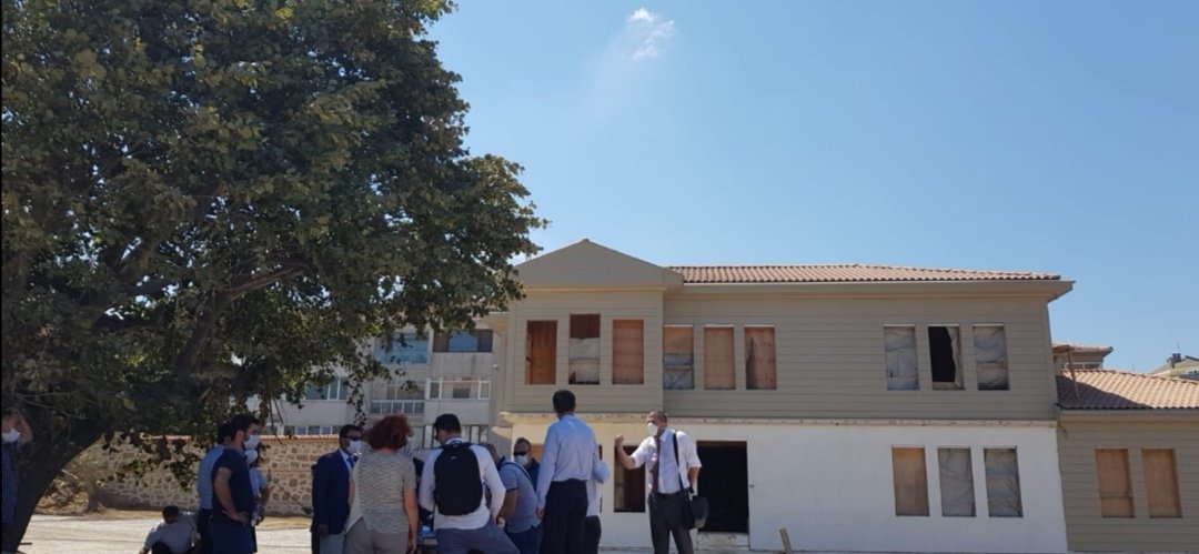 Tarihi, doğayı, koruları korumaya devam ediyoruz... 
#Üsküdar Hüseyin Avni Paşa Korusunda Halide Edip Adıvar'ın evini ihya ediyoruz diye bahçesine Sinpaş GYO'nun damadı tarafından yapılan kaçak inşaata ilişkin açtığımız davada bugün keşfe katıldık <a href="/CanAtalay1/">can atalay</a> <a href="/SultantepeG/">Sultantepe Gönüllüleri</a>