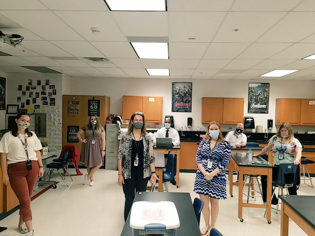 klos_sci's tweet photo. Chemistry is ready for the first day!  Please excuse our awkwardly social distanced picture 😂 @AHShouse500 https://t.co/zx8vV7wE9C