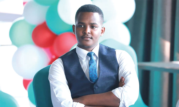observerug's tweet photo. Canary Mugume: At 10 he was sitting his PLE. He did 3 classes in one year. He started in middle class in first term, in second term went to top class and in third term was promoted to primary one https://t.co/shsOduv8Ym https://t.co/FXHWdyR4VZ