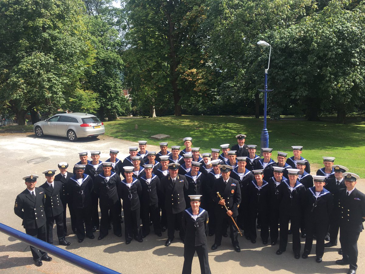 LtCarlSteedman's tweet photo. Great to meet and speak with Whittall division as they received their Royal Navy Rank slides from theIr Commanding Officer @CaptainRReadwin. Tomorrow they become the first sailors to pass out at @DartmouthBRNC alongside Officer cadets in an historic event. @RoyalNavy ⚓️⚓️⚓️⚓️ https://t.co/oUbaPc4LUi