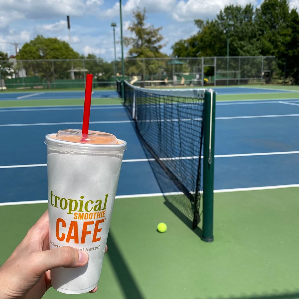 Keep vibin’ through summer with the help of breezy, refreshing flavor. Our Guava Margarita Smoothie won’t be around forever – get it while you can! ☀️😎