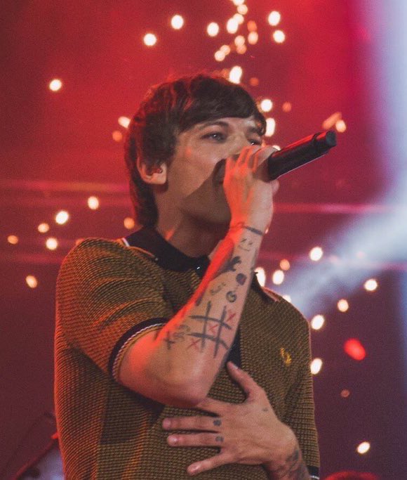 gldnkarl's tweet photo. search cleaner bc he deserves better 

louis tomlinson walls
louis tomlinson cute
louis tomlinson hair
louis tomlinson brave
louis tomlinson smol bean
louis tomlinson smile
louis tomlinson happy 
louis tomlinson defenceless https://t.co/oeUpsipH1m
