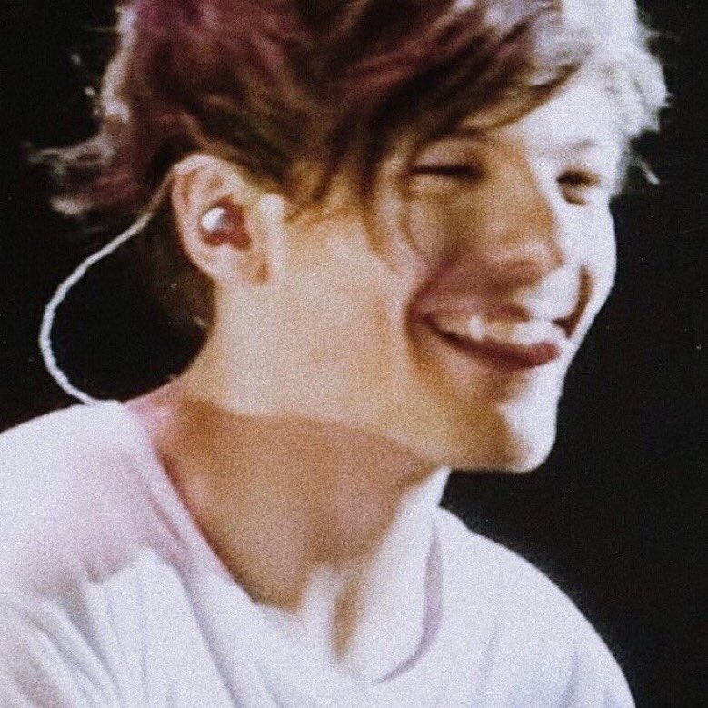 gldnkarl's tweet photo. search cleaner bc he deserves better 

louis tomlinson walls
louis tomlinson cute
louis tomlinson hair
louis tomlinson brave
louis tomlinson smol bean
louis tomlinson smile
louis tomlinson happy 
louis tomlinson defenceless https://t.co/oeUpsipH1m